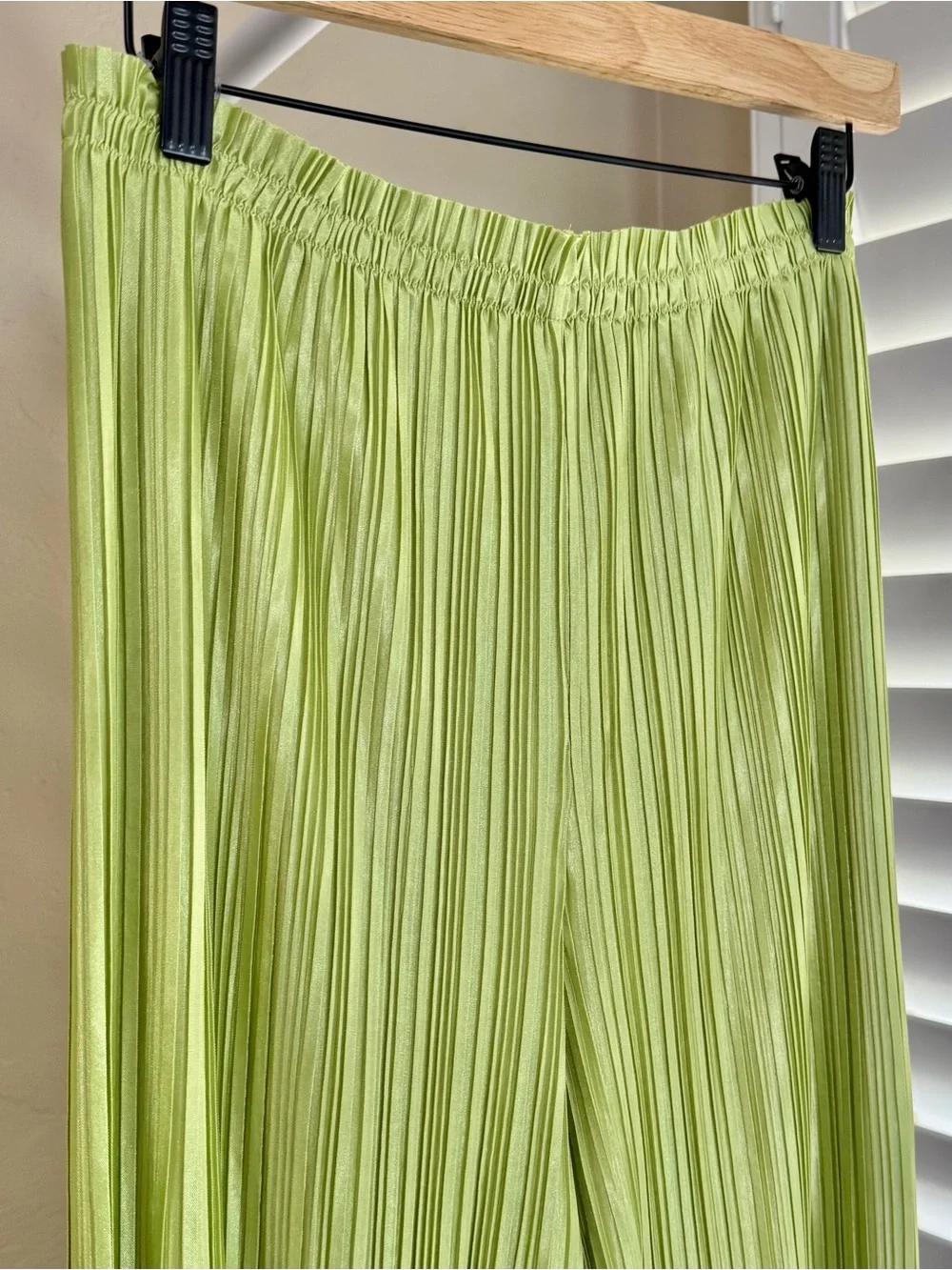 Commense Set Lime Green Pleated Crop Top & Pants Medium NWT Chartreuse - Picture 6 of 13